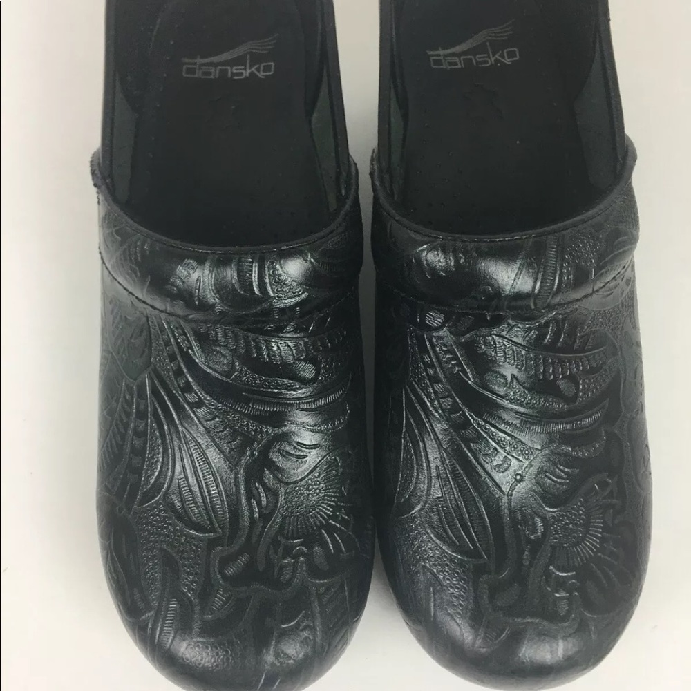 Dansko womans 39 black clogs comfort US 8.5 to 9